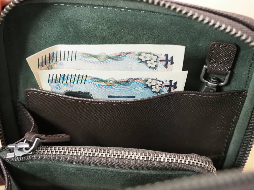 みがるスマホポーチレザー