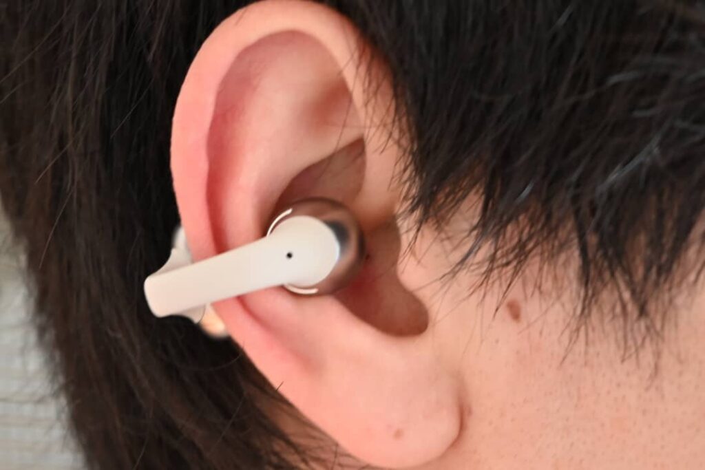 Shokz OpenDots ONE 着用