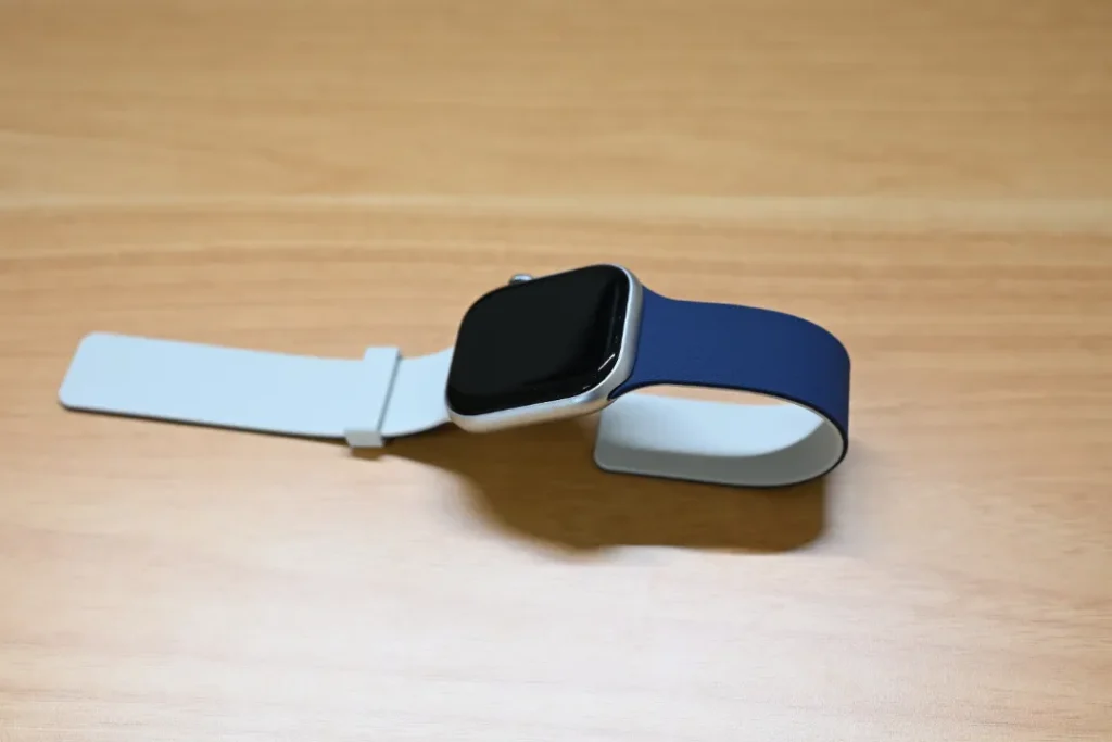 Apple Watch用マグネット式シリコンバンド