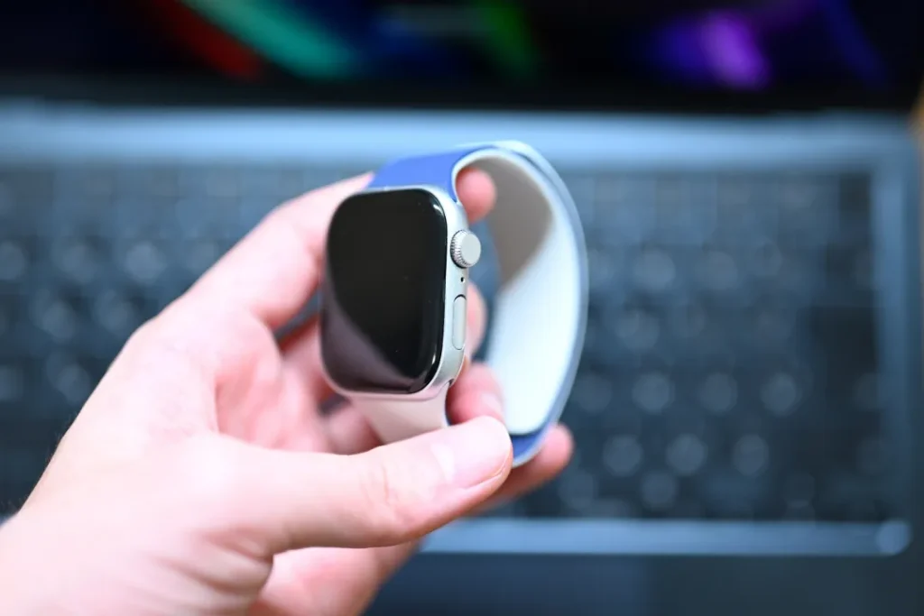 Apple Watch用マグネット式シリコンバンド