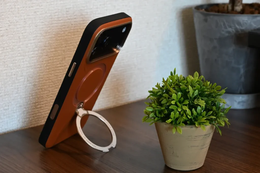 TORRAS Ostand Q3 レザートーン