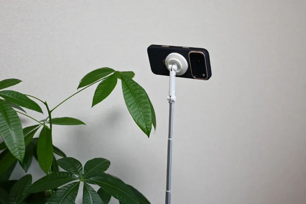 KraftGeek JustTap マグネット式スマホ三脚