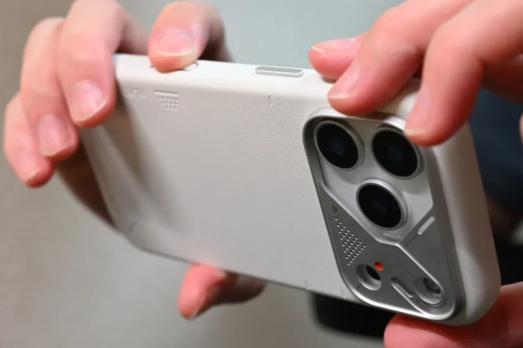 AULUMU A17 iPhone 17 Pro用ケース