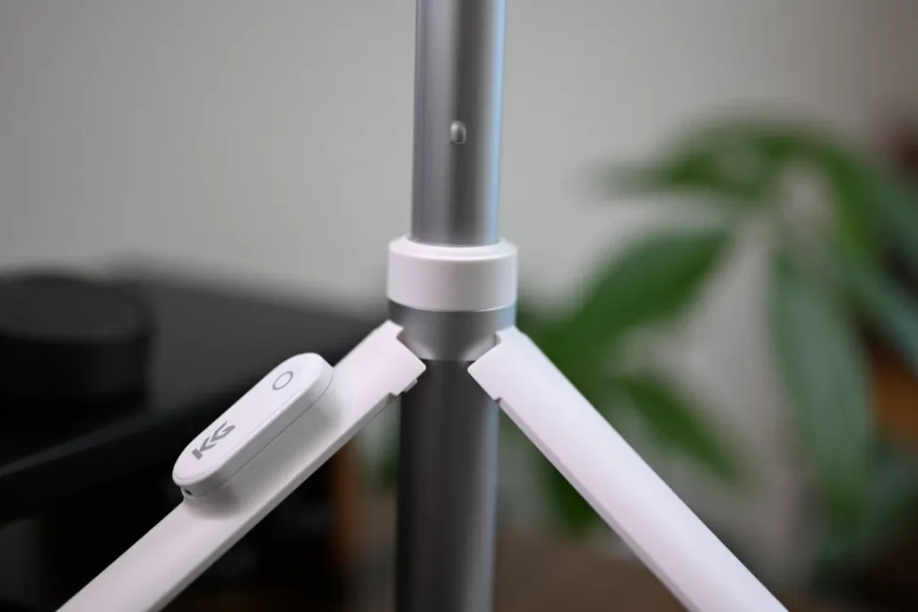 KraftGeek JustTap マグネット式スマホ三脚