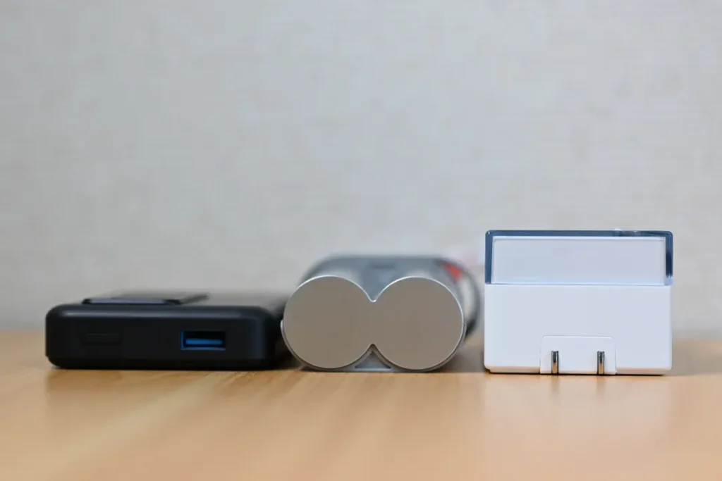 SHARGE 格納式 3-in-1 パワーバンク