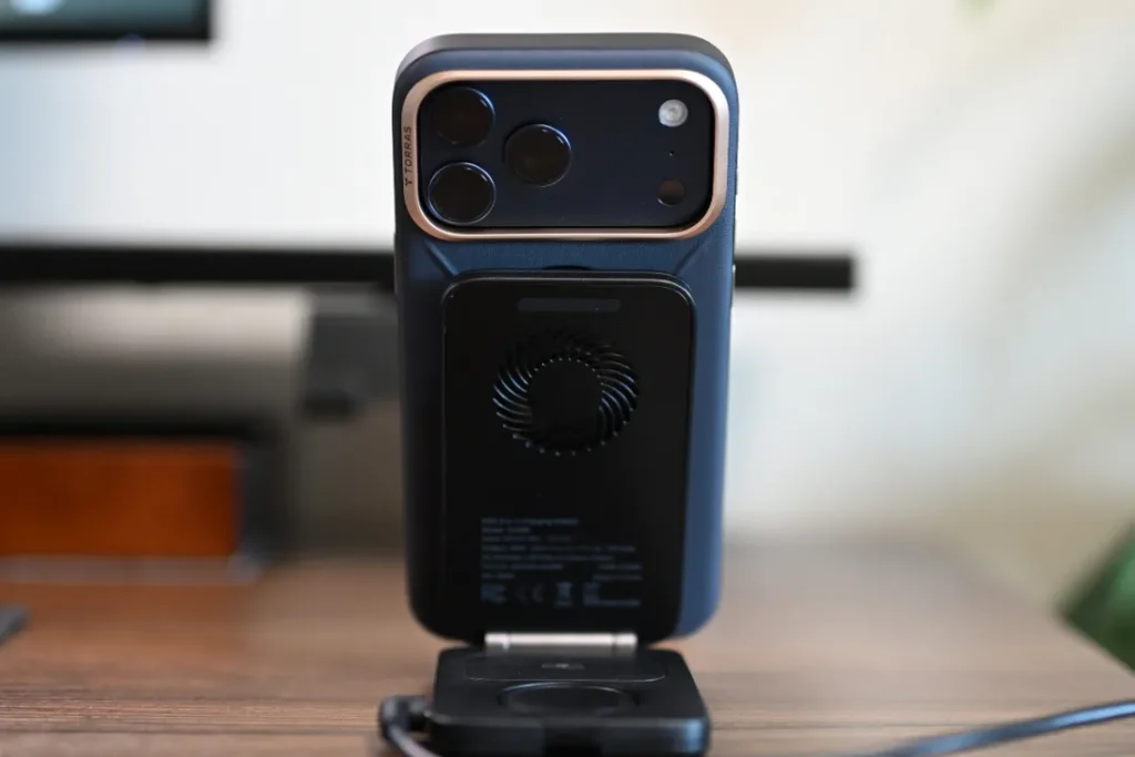 ESR CryoBoost 折りたたみ式3-in-1 マグネット充電ステーション(25W)