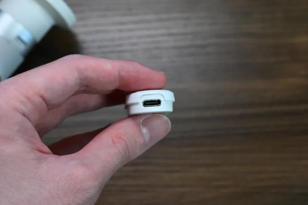 KraftGeek JustTap マグネット式スマホ三脚