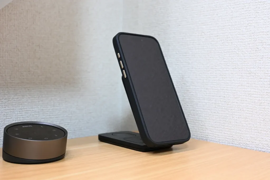 TORRAS Ostand Q3 レザートーン