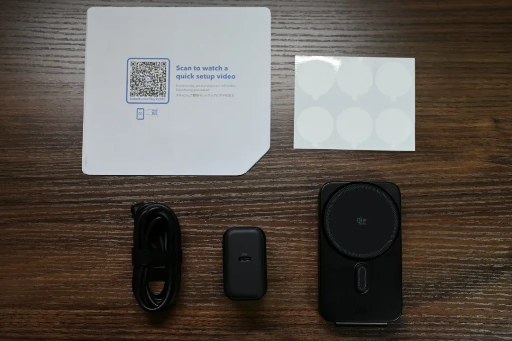 ESR CryoBoost 折りたたみ式3-in-1 マグネット充電ステーション(25W)