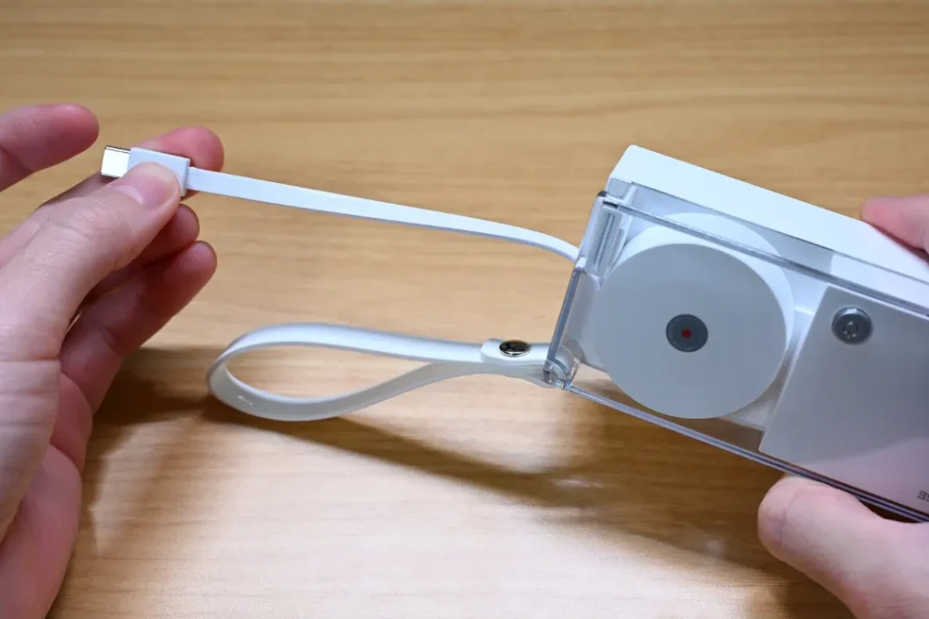 SHARGE 格納式 3-in-1 パワーバンク