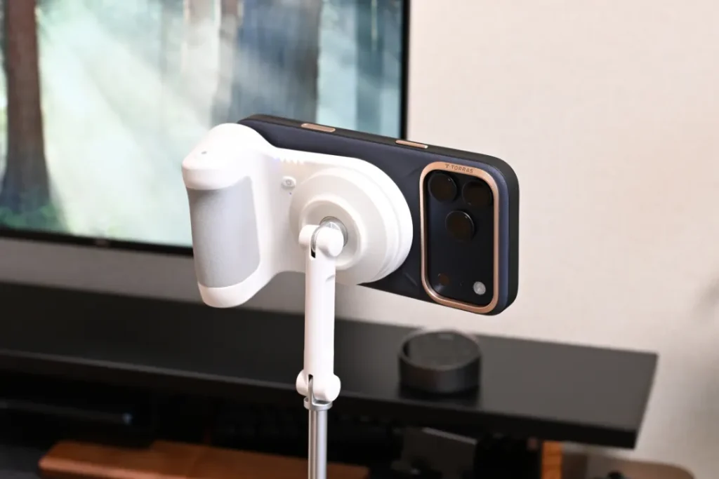 KraftGeek JustTap マグネット式スマホ三脚