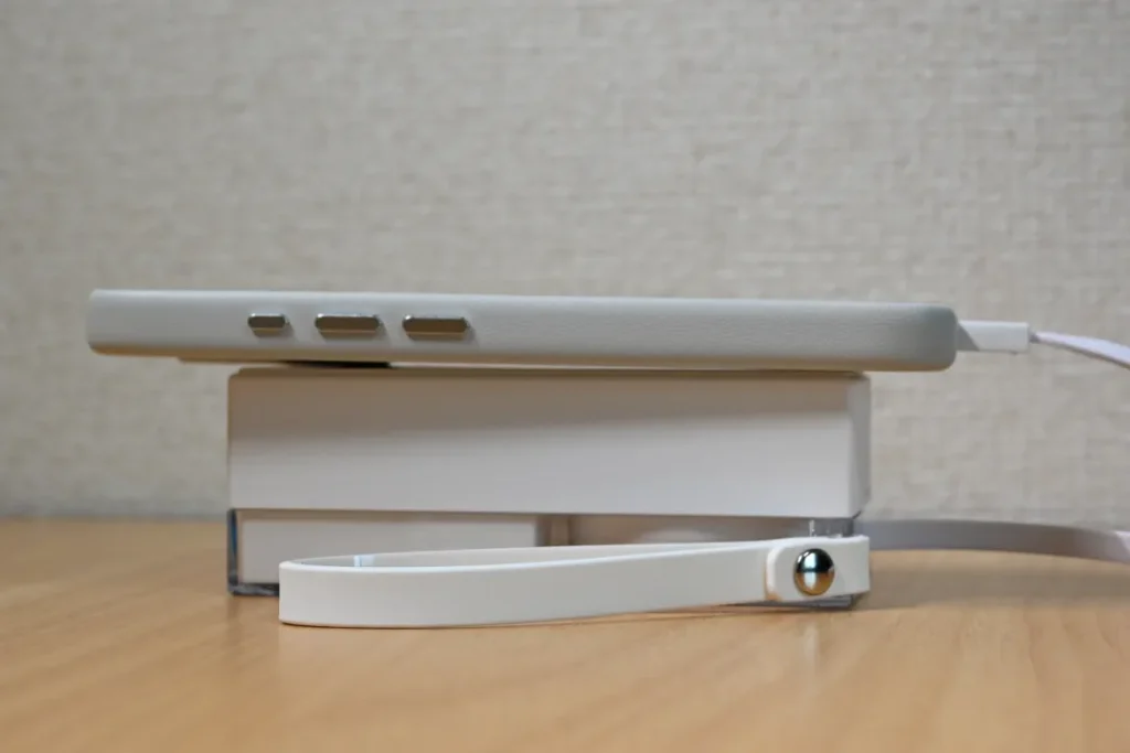 SHARGE 格納式 3-in-1 パワーバンク