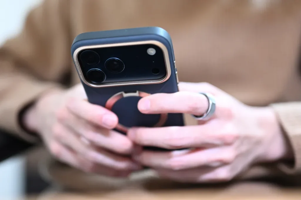 TORRAS Ostand Q3 レザートーン