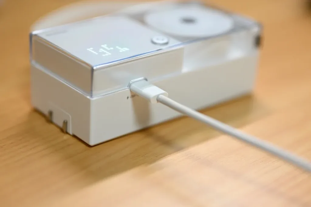 SHARGE Retractable 3-in-1 Power Bank