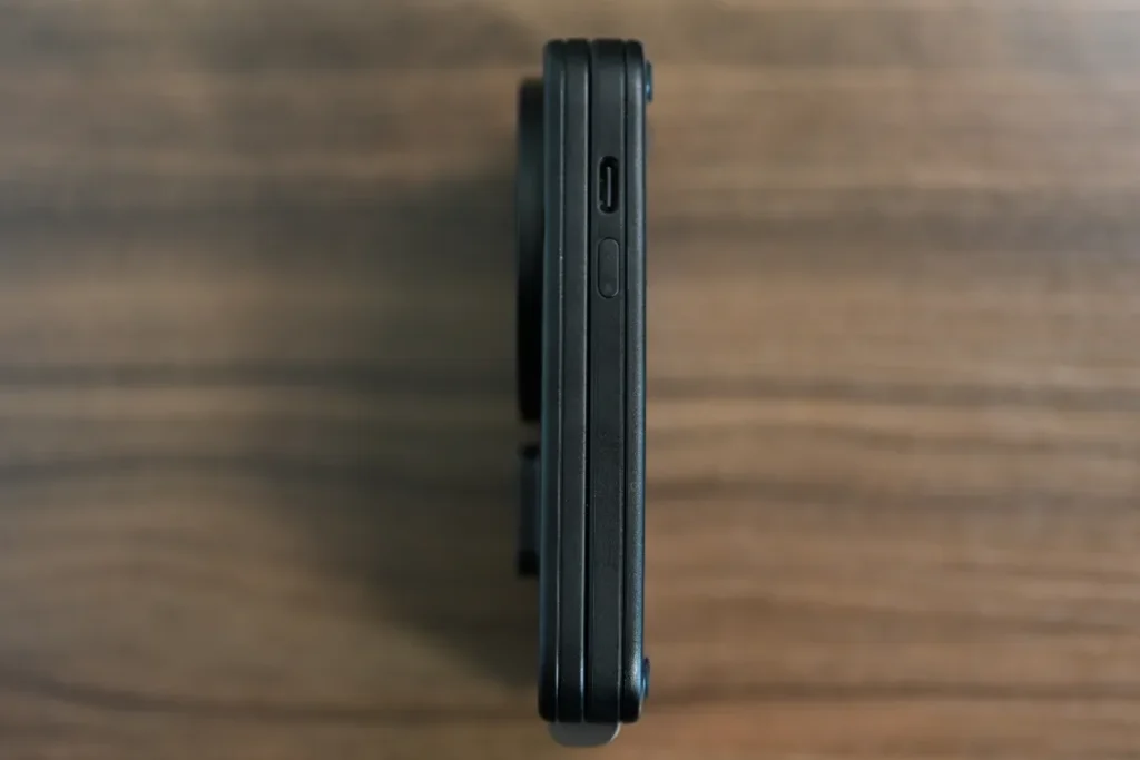 ESR CryoBoost 折りたたみ式3-in-1 マグネット充電ステーション(25W)