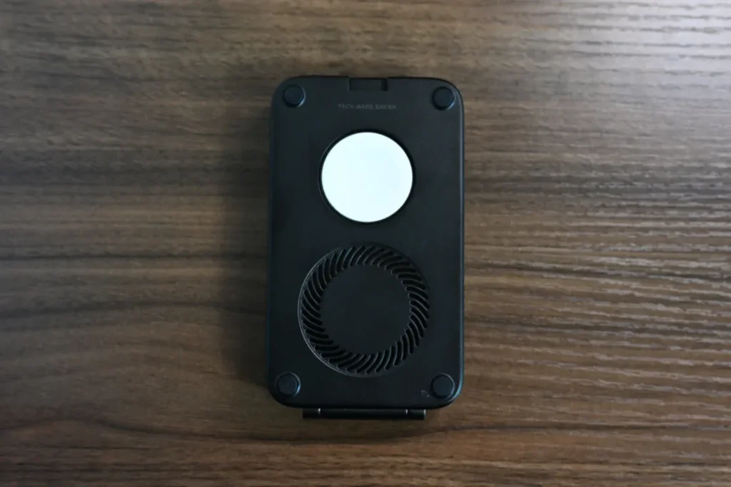 ESR CryoBoost 折りたたみ式3-in-1 マグネット充電ステーション(25W)