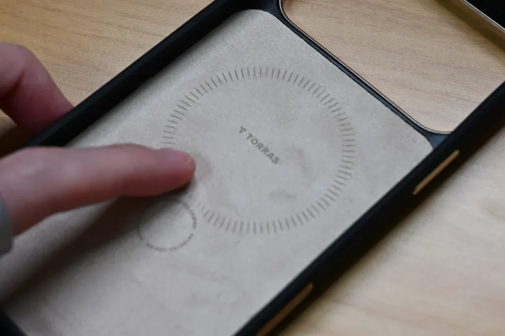 TORRAS Ostand Q3 レザートーン