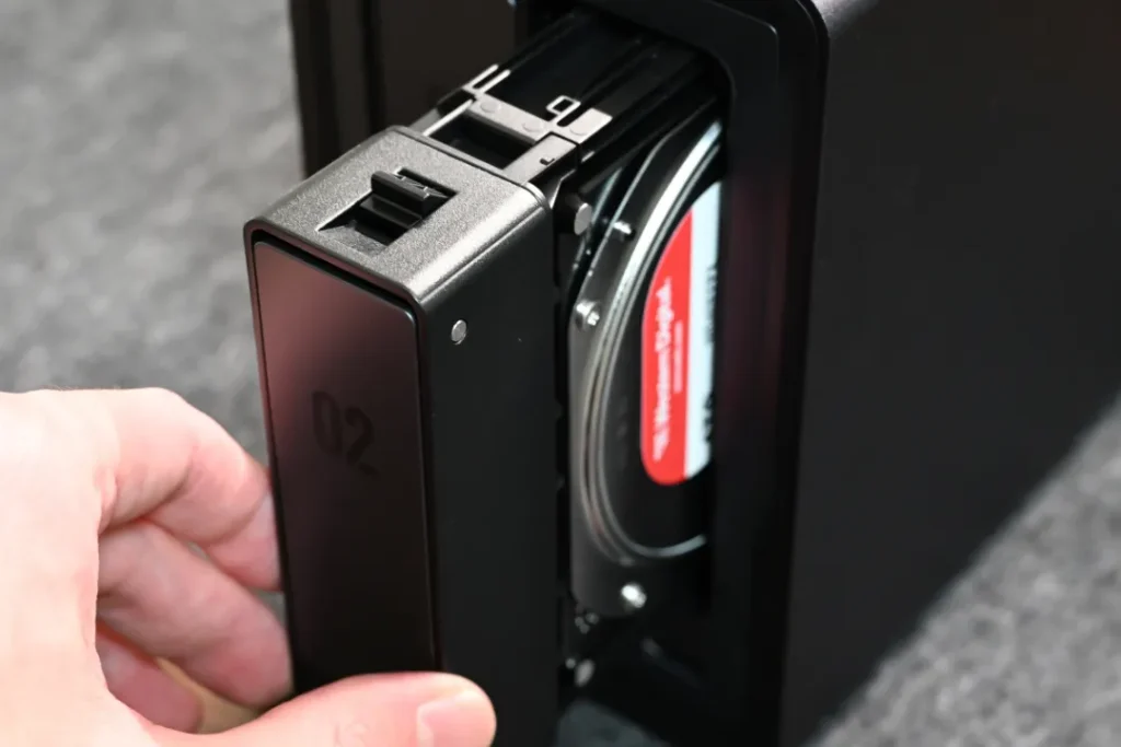 UGREEN NASync DXP2800