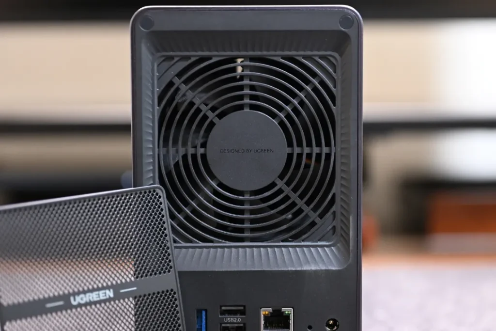 UGREEN NASync DXP2800