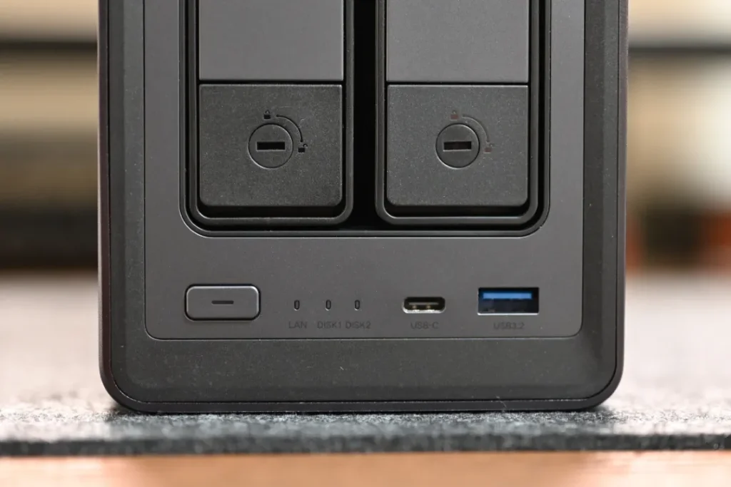 UGREEN NASync DXP2800