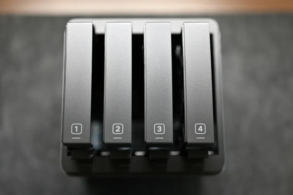 UGREEN NASync DH4300 Plus