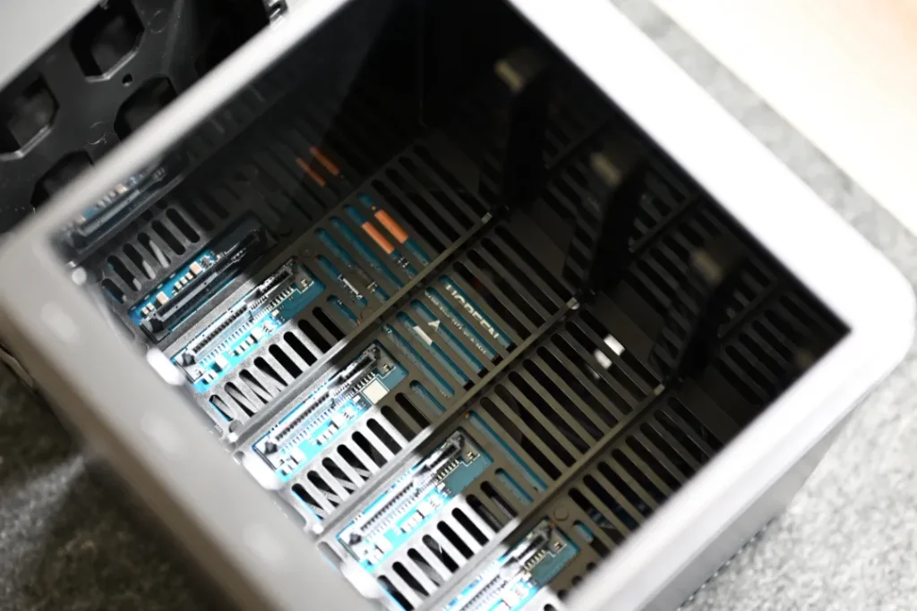 UGREEN NASync DH4300 Plus