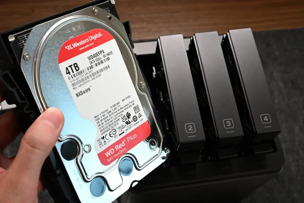 UGREEN NASync DH4300 Plus 4ベイ