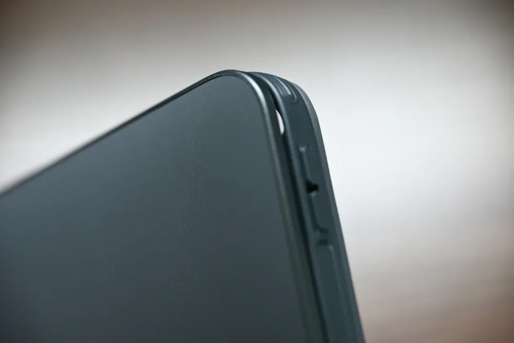 ESR Shift iPad キーボード付きケース