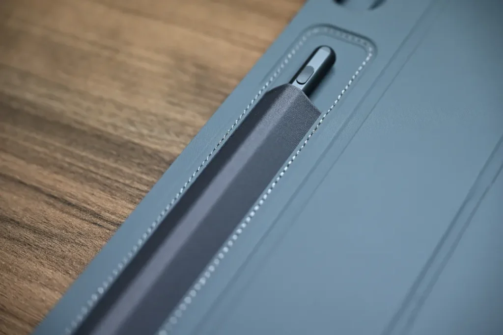 ESR Shift iPad キーボード付きケース