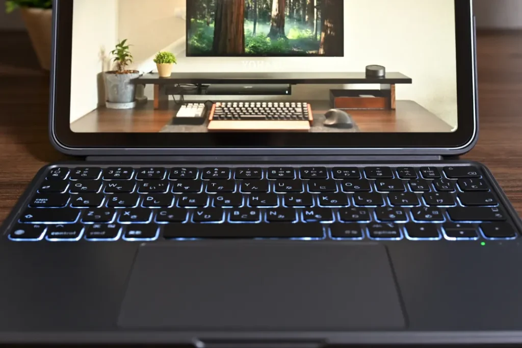 ESR Shift iPad キーボード付きケース