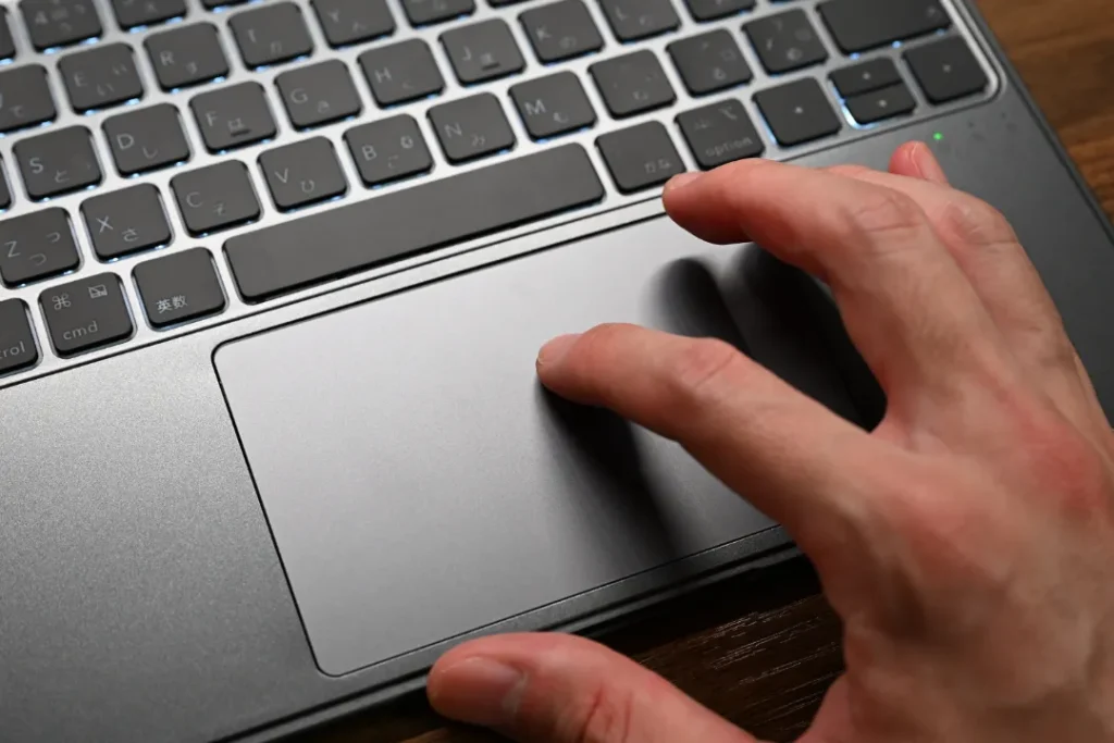 ESR Shift iPad キーボード付きケース