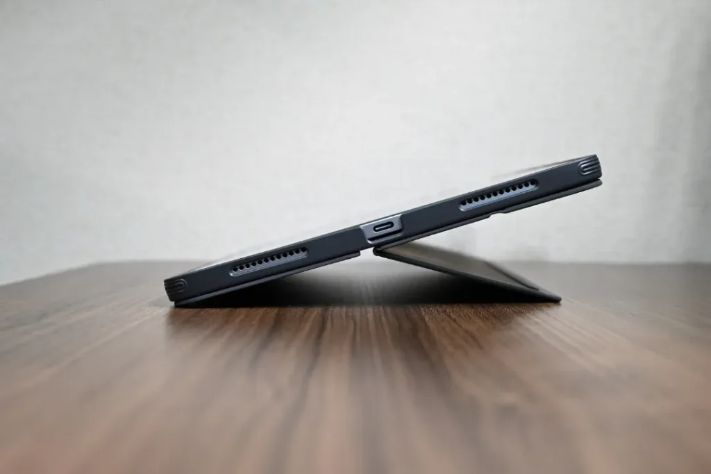 ESR Shift iPad キーボード付きケース