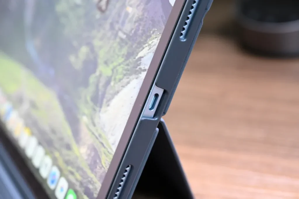 ESR Shift iPad キーボード付きケース