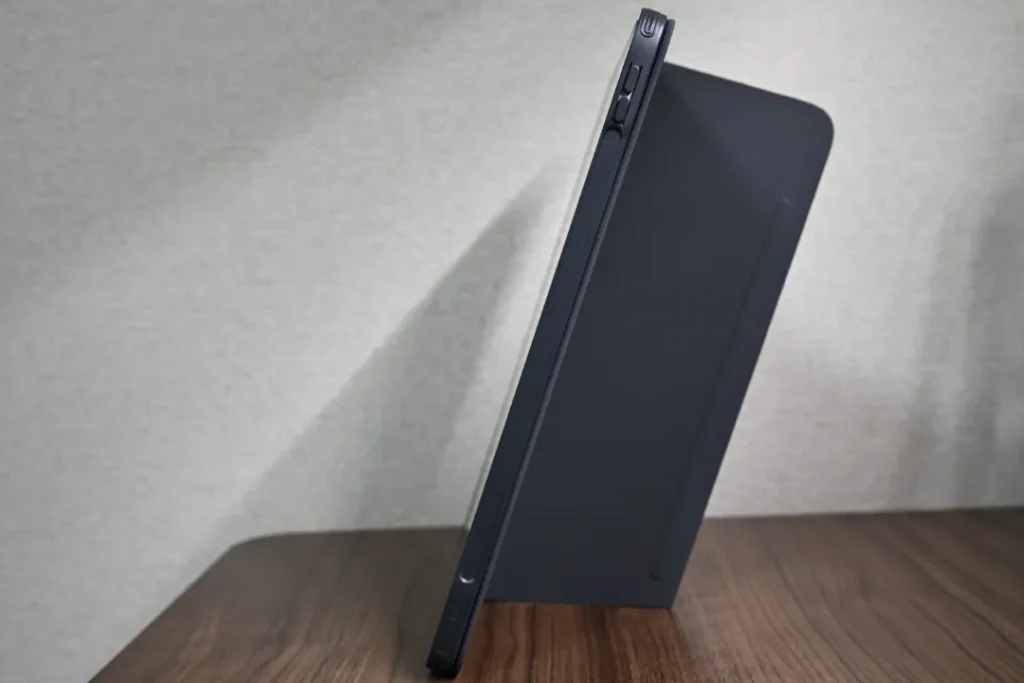 ESR Shift iPad キーボード付きケース