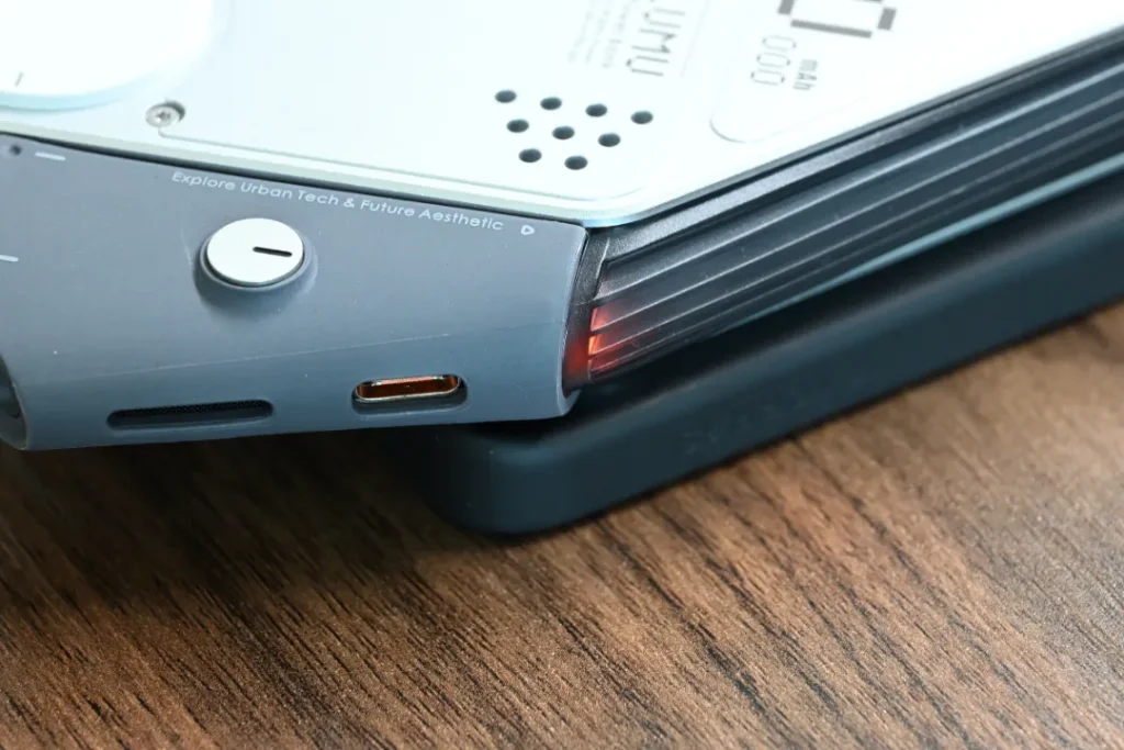 AULUMU M10 3in1 両面マグネット式モバイルバッテリー