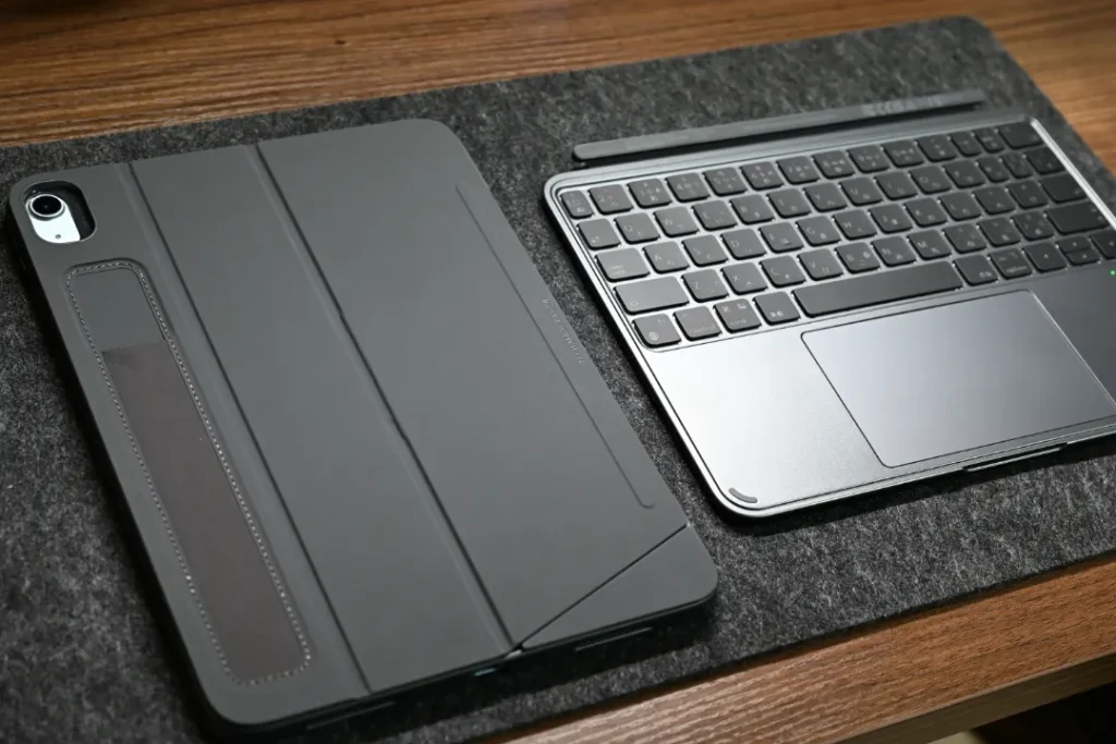 ESR Shift iPad キーボード付きケース