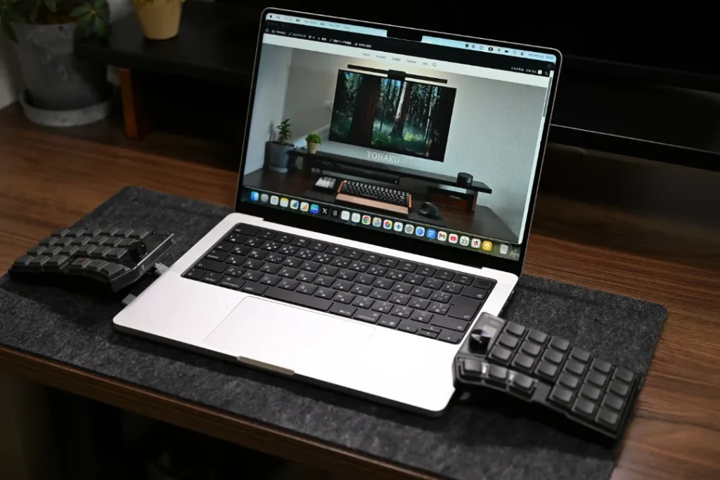 Cornix LP 無線分割キーボードとMacBook