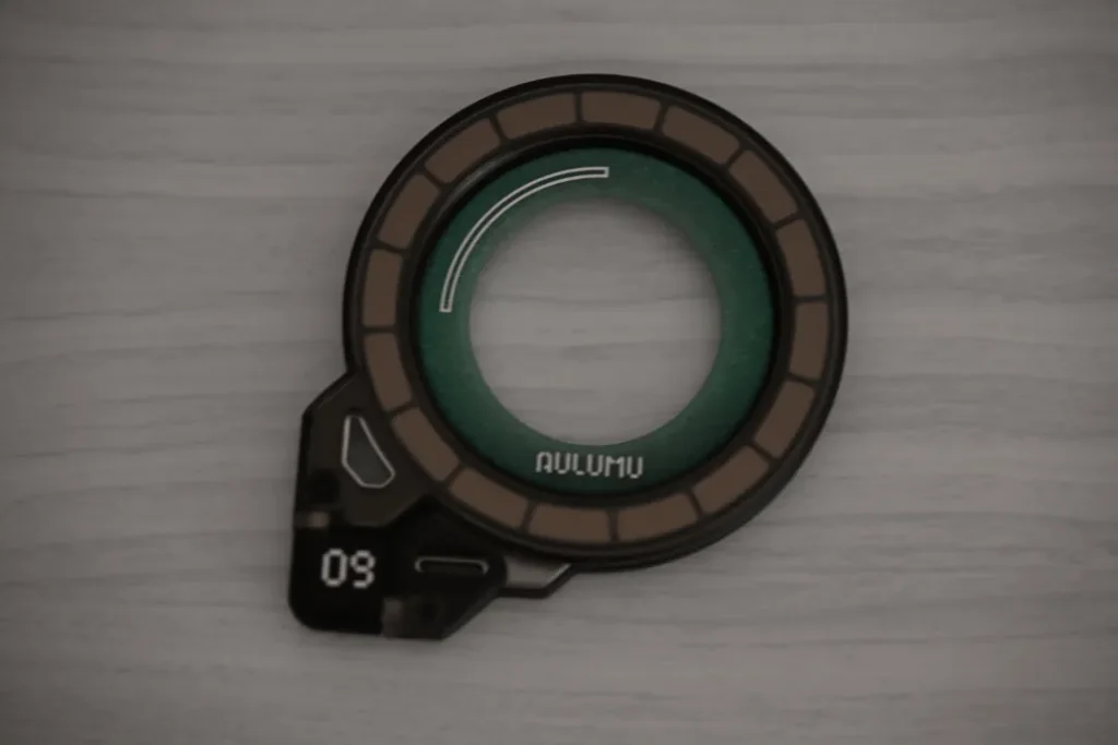 AULUMU G09 Ghostのシリコンリングが光っている