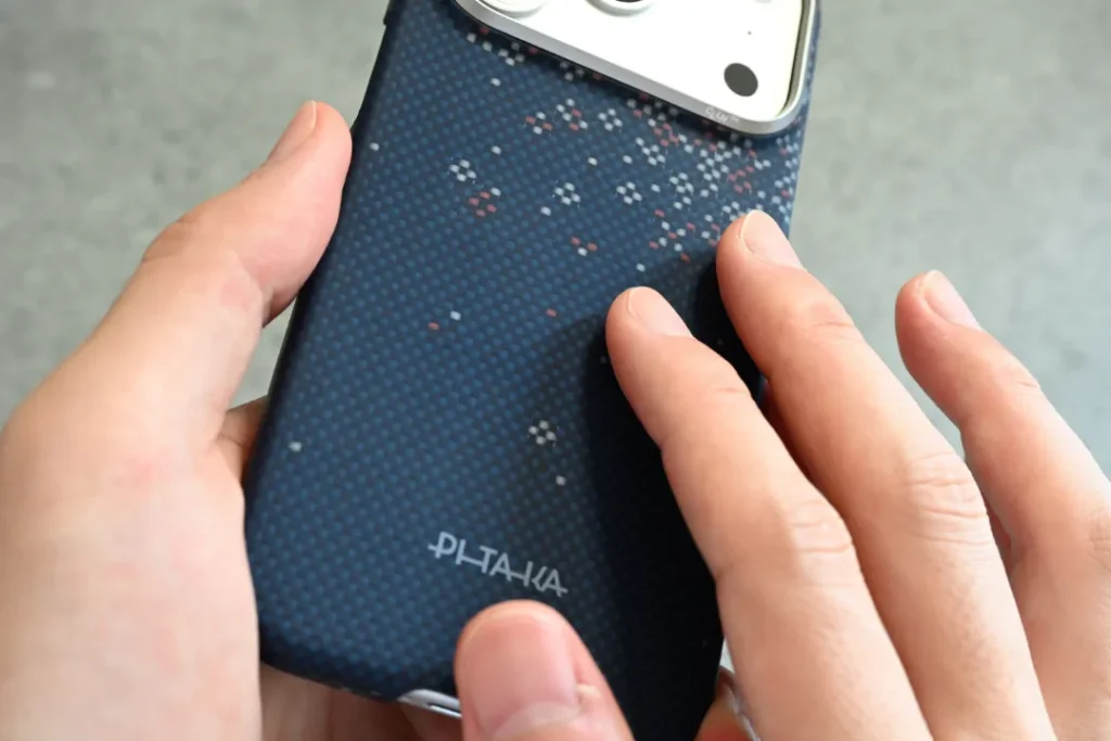 PITAKA Edge Caseの肌触り
