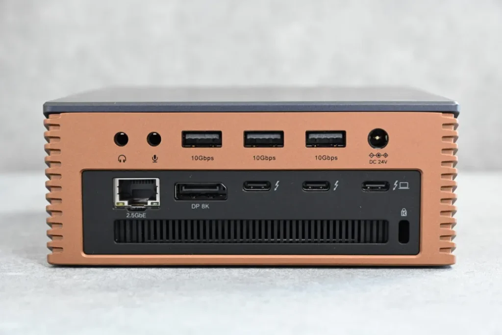 UGREEN Maxidok 17-in-1 Thunderbolt 5