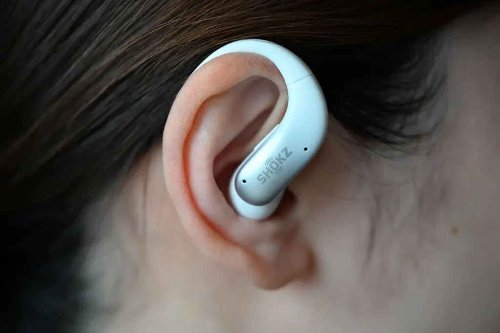 Shokz OpenFit Air 2 着用シーン