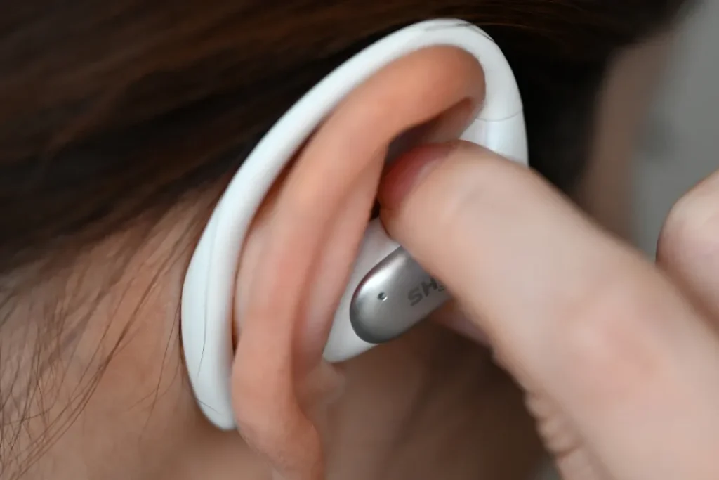 Shokz OpenFit Air 2の操作シーン