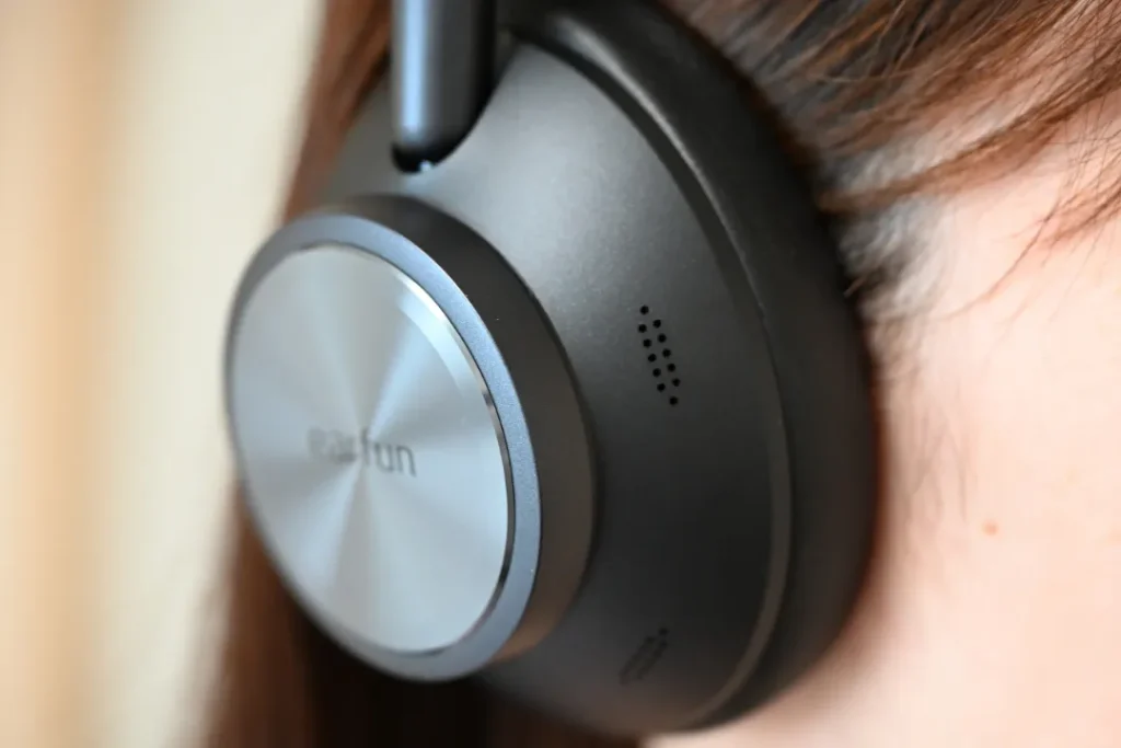 EarFun Wave Pro Xを着用