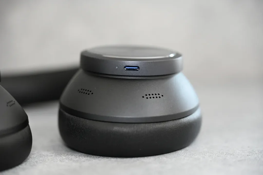 EarFun Wave Pro Xの充電ポート
